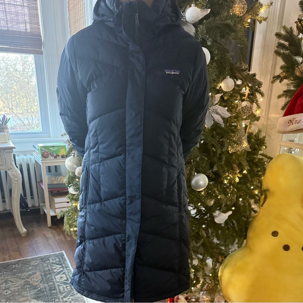 Patagonia Women's Midnight Blue Hooded Puffer Jacket